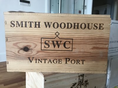 Lot 73:  Smith Woodhouse Port 2000 (OWC of 6) Provenance: Wine Society. Excellent appearance.