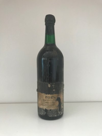 August Lot 18. Dow Vintage Port 1963 (1 bottle)