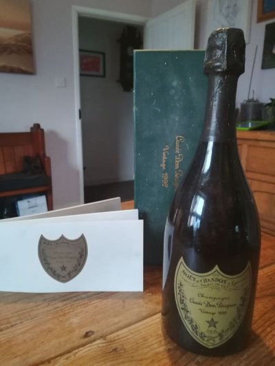  Dom Perignon Champagne 1992 in Presentation box with booklet