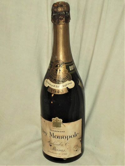 'Heidsieck & Co, Dry Monopole' Champagne. 1945. Very Rare.