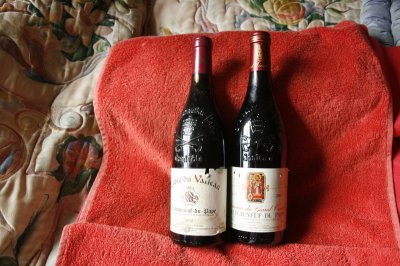 2 x Chat du Pape Cuvee du Vatican 2002 Dom du Grand Tinel 2001 Red