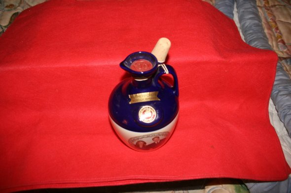 Rutherford Scotch Whisky Ceramic Decanter HRH Prince William Catherine Middleton