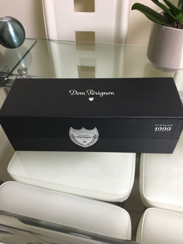 Dom Pérignon Vintage 1999 750ml gift box and booklet 