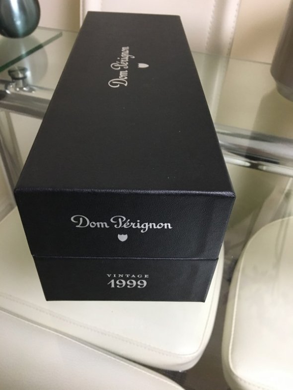 Dom Pérignon Vintage 1999 750ml gift box and booklet 
