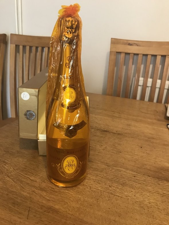 LOUIS ROEDERER  CRISTAL  2002 in gift box  97/100 RP, 96+ /100  AG