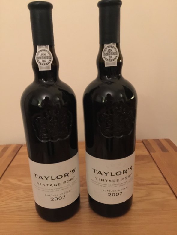 Taylor's Vintage Port 2007 OWC (NM 97 pts/JR 18+ pts/JS 96 pts)