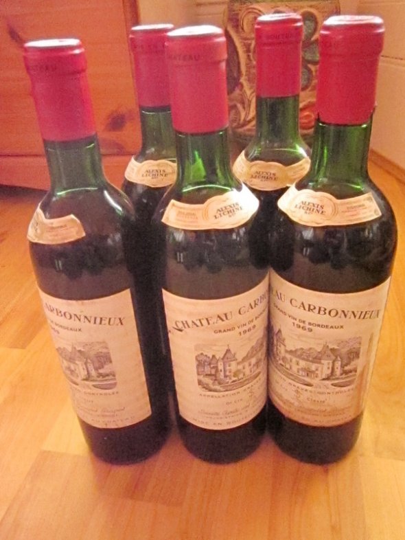 Chateau Carbonnieux 1969 (5 Bottles)