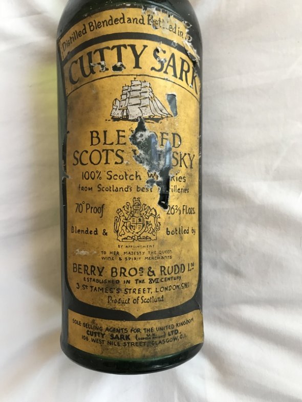 1950's Berry Bros Cutty Sark 70 proof 262/3 fl oz  - very rare ,,, !!