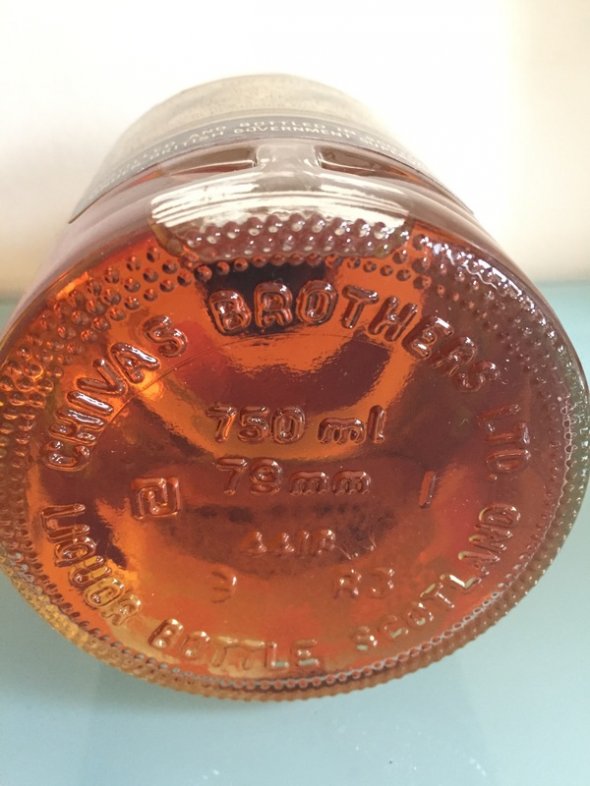 CHIVAS REGAL 12 YERAS OLD BOTTLED 1980s