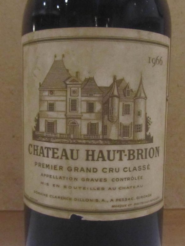 Chateau Haut-Brion 1966 Very rare. ( WS £427.00 )