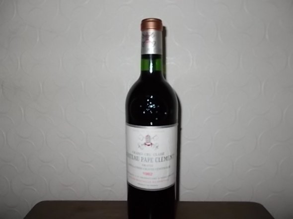 1982 Chateau Pape Clement (88 Points WS) Graves Grand Cru Classe. No Reserve