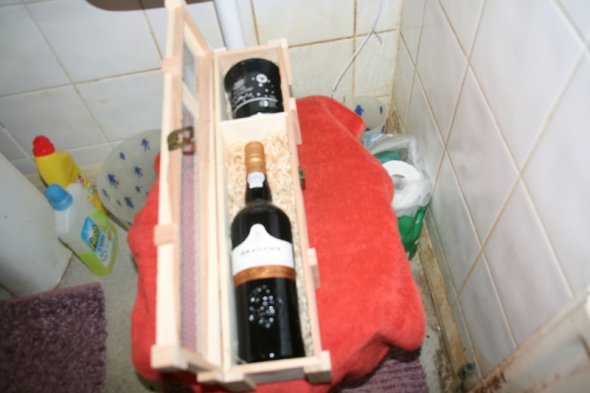 Port and Stilton Presentation Box Graham's 2013 LBV Port + Pot of Stilton