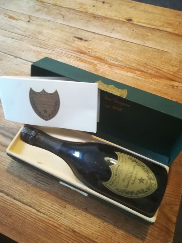  Dom Perignon Champagne 1992 in Presentation box with booklet