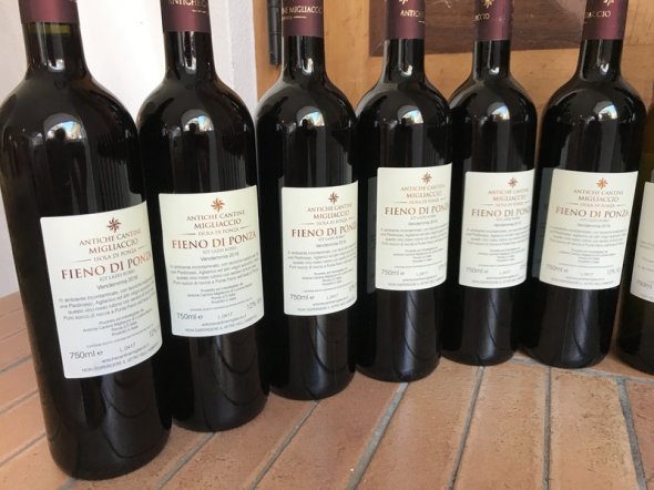 6 x Lazio Rosso IGT &ldquo;Fieno di Ponza&rdquo; 2017 &ndash; Antiche Cantine Migliaccio ~ 6 x Lazio Biancolella IGT 2017 &ndash; Antiche Cantine Migliaccio