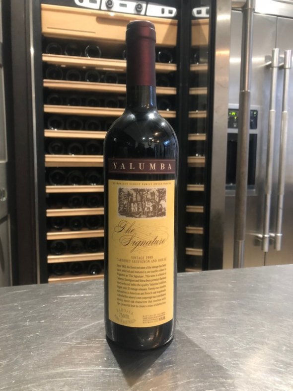 YALUMBA THE SIGNATURE - CABERNET/SHIRAZ 1999 W/S &pound;43 95pts+