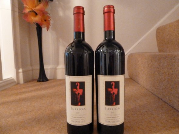 Turriga Argiolas Sardinia 2001 : 94 pts Galloni