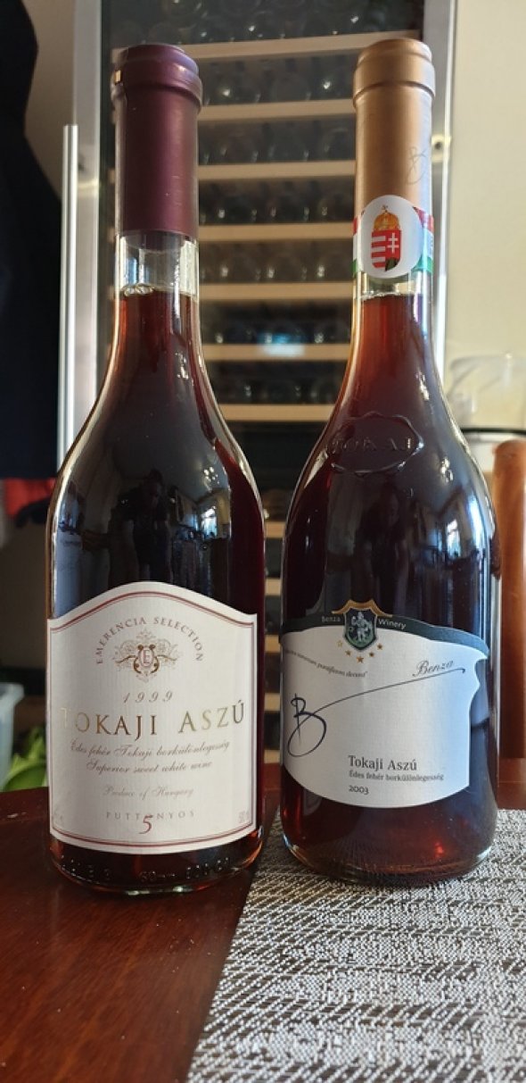 Tokaji Asz&uacute; 5 Puttonyos 1999 and 6 Puttonyos 2003