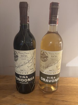 Lopez R, Vina Tondonia, Rioja 2005 and Vina Gravonia blanco 2010