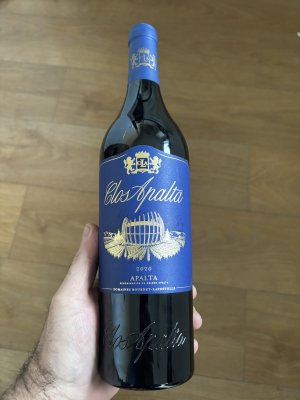 Domaine Bournet-Lapostolle, Clos Apalta, Apalta 95 points Robert Parker WA