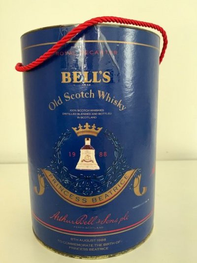 Bells Commemorative Old Scotch Whisky in Ceramic Decanter FULL 75cl - IDEAL XMAS GIFT