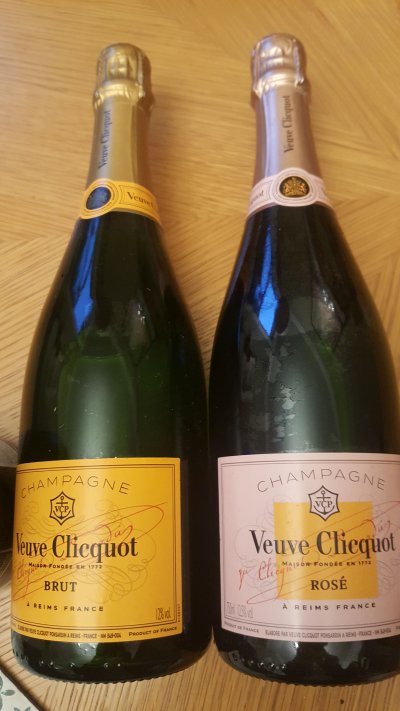 veuve clicquot 1 x orange label & 1 x rose