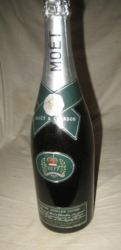 Moet & Chandon, Silver Jubilee Cuvee Champagne.  1977.