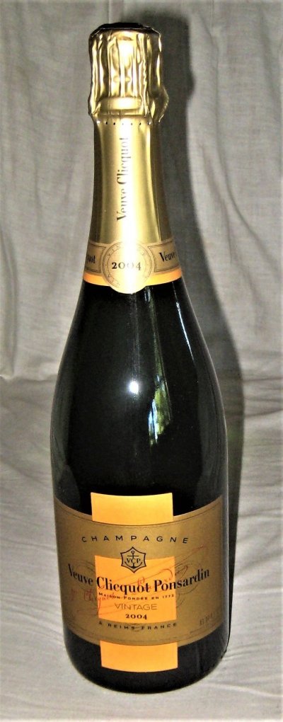 VEUVE CLICQUOT PONSARDIN, CHAMPAGNE, 2004.  REIMS, FRANCE.