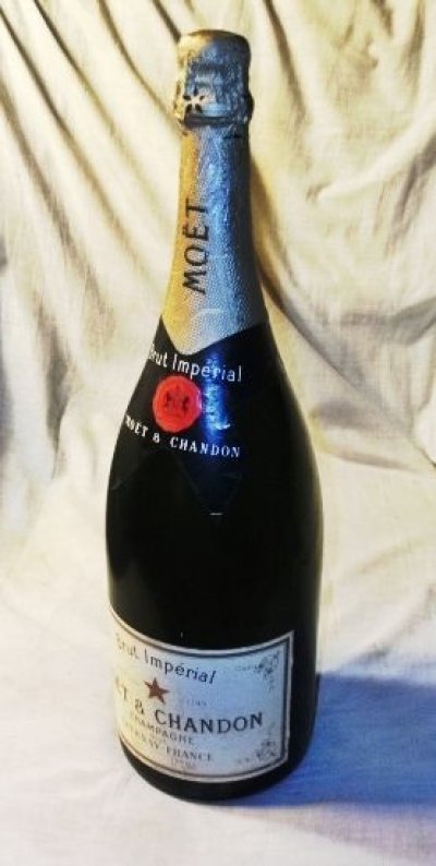 Moet & Chandon, Brut Imperial Champagne.  Magnum. 150cl.   