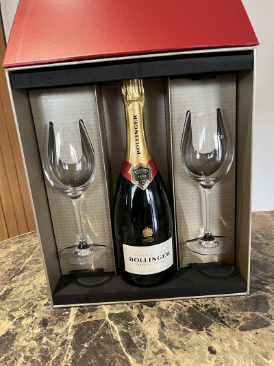 Bollinger Special Cuvee Gift Set with 2 Glasses NV 