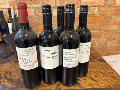 Tule Nero d'Avola + dei Respini Nero d'Avola