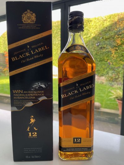Johnnie Walker, Blended Scotch Black Label 12YO (2000's bottling)