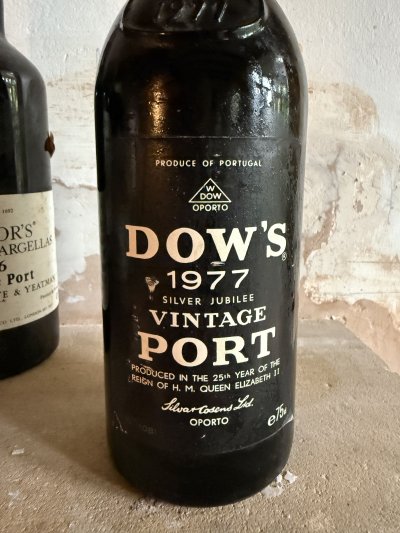Dows, Vintage Port, Queens silver jubillee edition