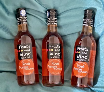 Fruits and wine by Moncigale