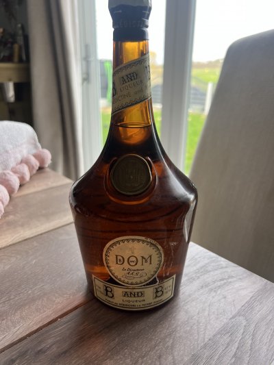 DOM B and B Le Directeur