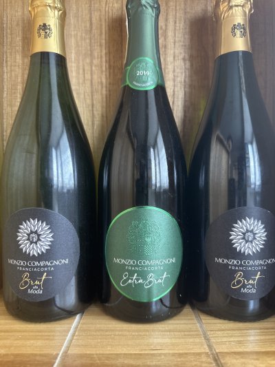 Monzio Compagnoni Cuvee alla Moda Franciacorta-Monzio Compagnoni Franciacorta Extra Brut