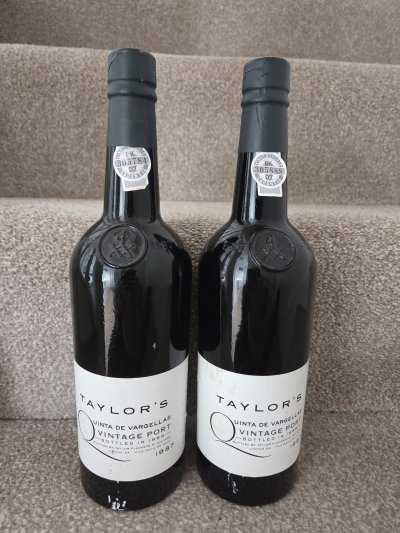 Taylors Quinta De Vargellas Vintage Port. Bottled in 1989 by Taylor fladgate and yeathan. 1987.