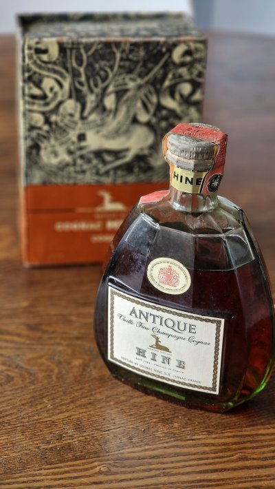 Vintage Hine Antique Fine Champagne Cognac + Original box
