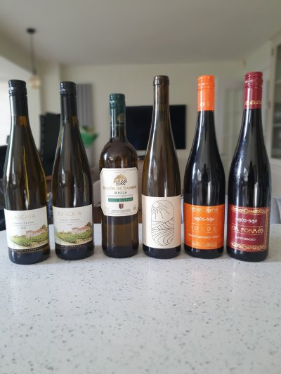 6 Mixed European wines