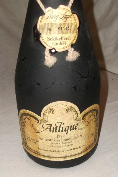 1982 Antique, Rauenthaler Steinmacher, Riesling Trocken. Burg Layen.