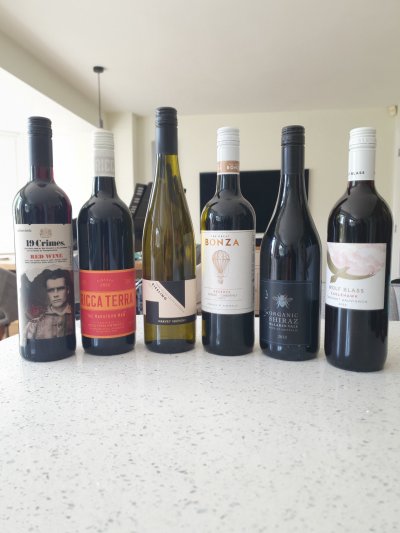6 Mixed Australian wine to include Harvey Nichols Riesling