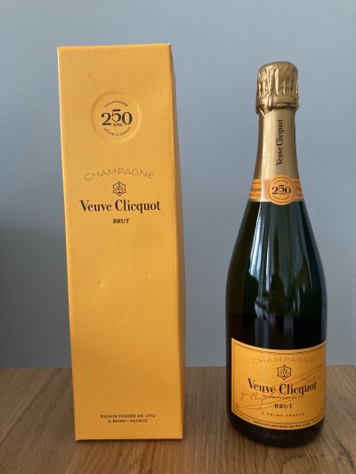 Veuve Clicquot, Yellow Label Brut 250th Anniversary Edition, Champagne