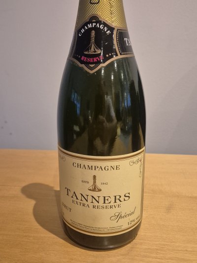 Tanners Extra Reserve Champagne Brut Special – 75cl