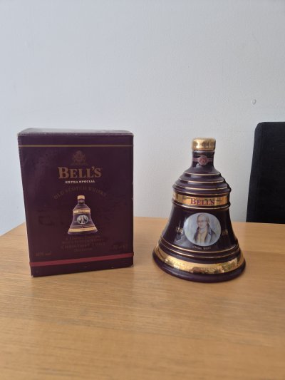 Bell's Christmas 2002 Limited Edition Decanter – James Watt – 70cl