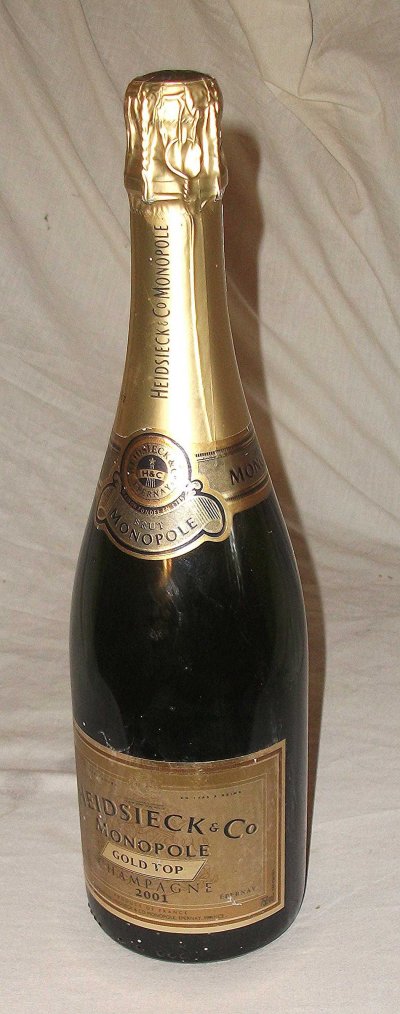 HEIDSIECK & CO. MONOPOLE. Gold Top Champagne. 2001.