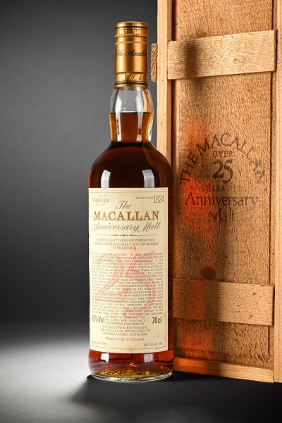 Macallan, Highland Single Malt Anniversary Malt 25YO Bottled 1995, Speyside