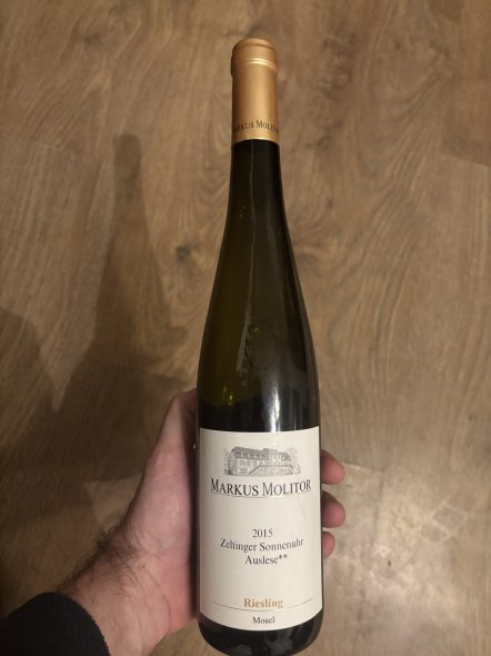 Markus Molitor, Zeltinger Sonnenuhr Riesling Auslese ** ( Golden Capsule) 97 points WA