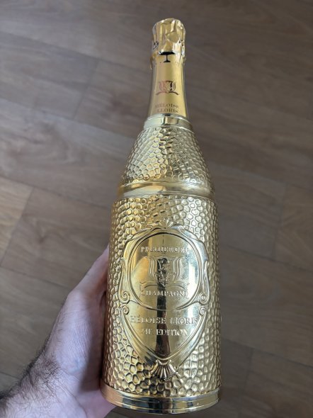 H&Eacute;LO&Iuml;SE LLORIS 24K Gold  Premier Cru Champagne