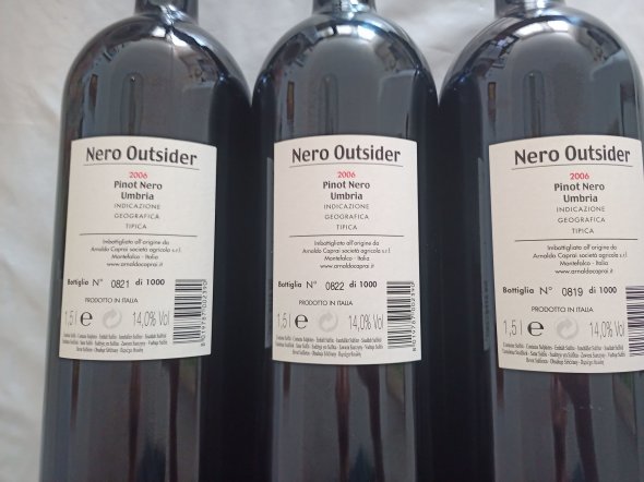 Nero Outsider Pinot Nero