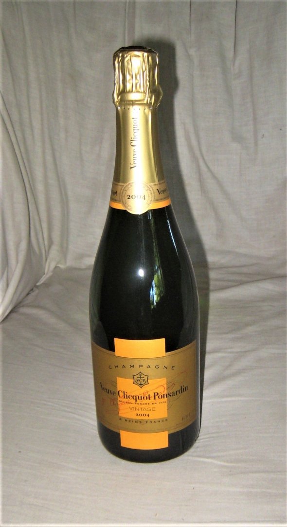 Veuve Clicquot Ponsardin. Champagne.  2004.  Reims, France.