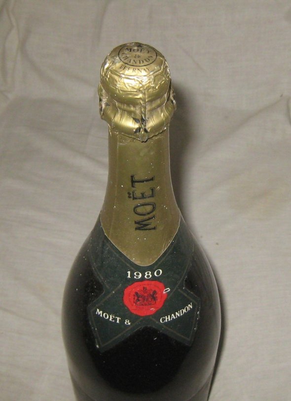 1980 Moet & Chandon Champagne.  Magnum.  150cl.  Epernay, France.